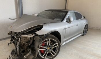 Porsche Panamera Turbo lleno