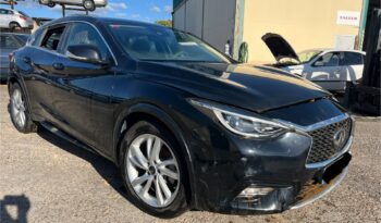 INFINITI Q30 lleno