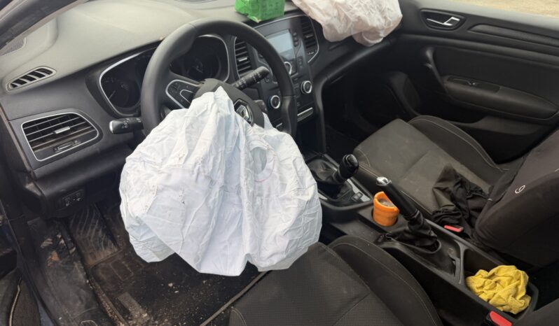 RENAULT MEGANE IV 1.5 DCI lleno