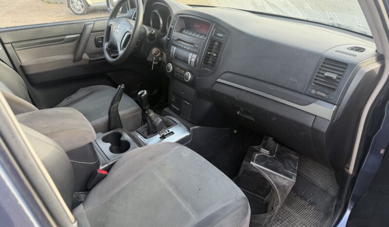 MITSUBISHI MONTERO 3.2 DID V80 lleno